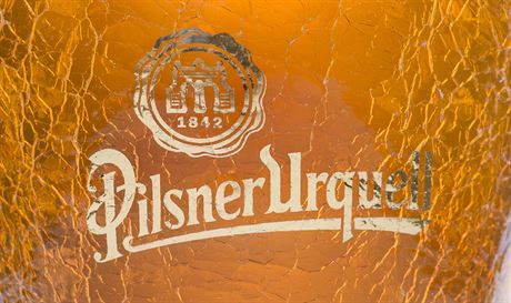 Do draby na iDNES.cz pjde deset unikátních pivních lahví Pilsner Urquell od...