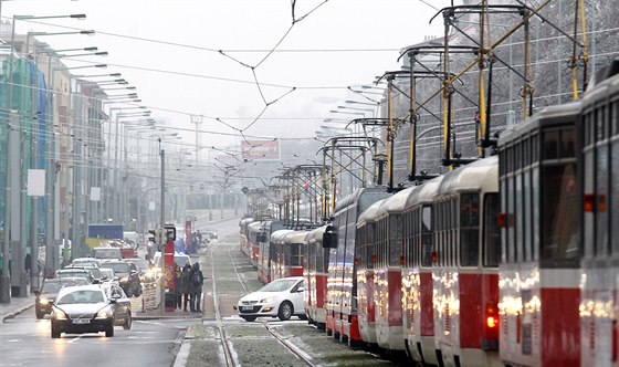 Ledovka v Praze ochromila hlavn tramvaje