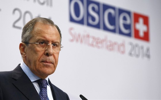 Ruský ministr zahranií Sergej Lavrov promluvil na setkání, které ve výarsku