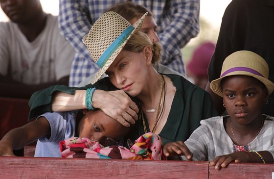 Madonna s dtmi v Malawi