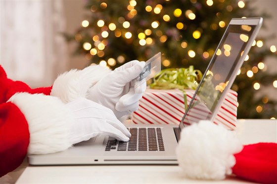 Podle Asociace pro elektronickou komerci se tetina lidí chystá poizovat dárky on-line na poslední chvíli. Ilustraní snímek