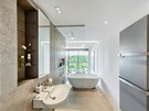 Koupelna nabízí úchvatný výhled pímo z vany, v pípad poteby soukromí lze