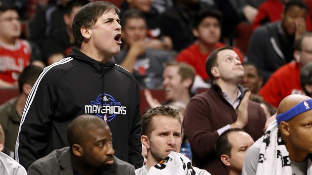 FUJ. Majitel basketbalist Dallasu Mark Cuban pokikuje na rozhodho.