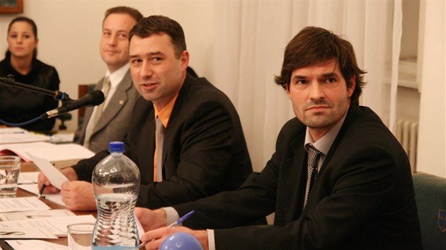 Starosta atce Ale Jelnek (uprosted) s mstostarostou Miroslavem ramotou z SSD (vpravo)