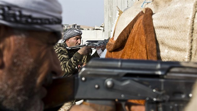 len Syrské svobodné armády (vepedu) a len pemerg v Kobani (19. listopadu...