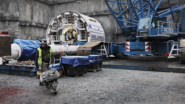 Mont razicho ttu pro nejdel eleznin tunel v zemi Kyice - Plze