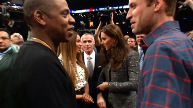 Rapper Jay-Z a jeho manelka, popov zpvaka Beyonc, se v New Yorku setkali s britskm princem Williamem a jeho enou Kate.