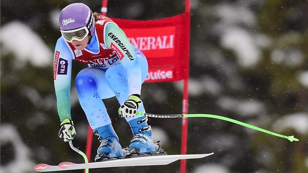 Tina Mazeov na trati sjezdu v Lake Louise. 