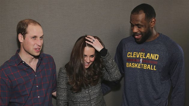 Princ William s manelkou Kate si nenechali ujt pleitost potkat se s hvzdou Clevelandu  LeBronem Jamesem.