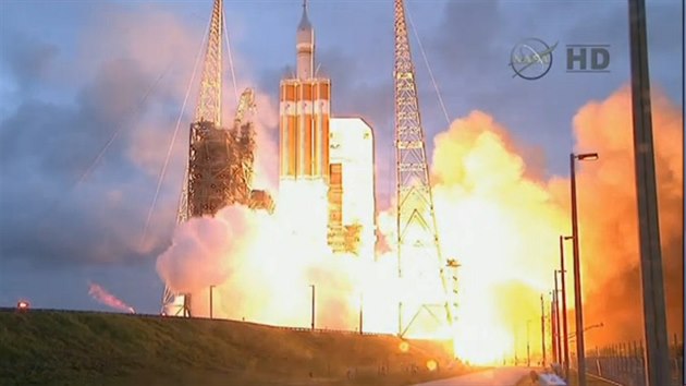 Je ptek ptho prosince 2014 a Orion prv odstaroval. Na obnou drhu ho nese raketa Delta IV.
