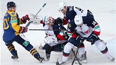 ZNOVU NA SPART? Takhle se fandilo pi KHL na zápase Lev Praha vs. Slovan Bratislava. Slovenský tým chce do eské extraligy.