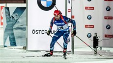 Michal lesingr vyráí na tra vytrvalostního závodu v Östersundu.  