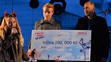 Výhru 100 tisíc korun v soutěži iDNES.cz Tvůj příběh si převzal poutník... Výhru 100 tisíc korun v soutěži iDNES.cz Tvůj příběh si převzal poutník...