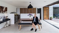 Architektka Suzanne Brewerová koupila šest garáží za 15,4 milionu korun. Architektka Suzanne Brewerová koupila šest garáží za 15,4 milionu korun.