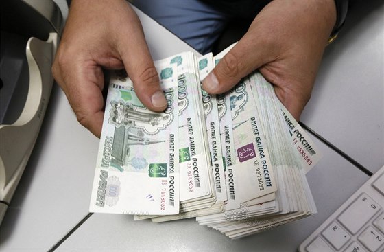 Hackei pipravili banku podvodem s bankomaty bhem jedné noci o miliony rubl.