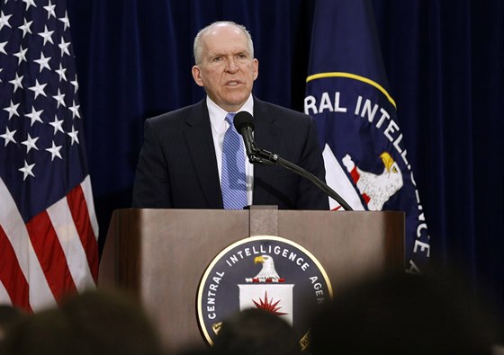 editel CIA John Brennan na tiskové konferenci v Langley.