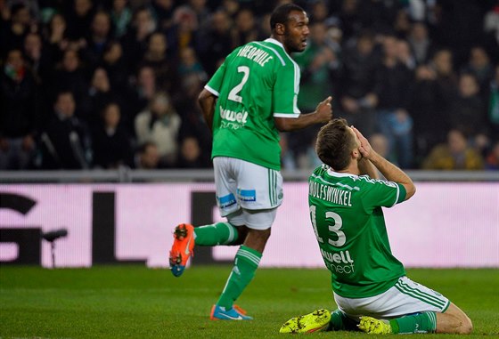 Fotbalisté St. Etienne opoutli po poráce stadion v Kyjev smutní. Nkteí...