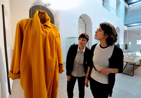 Výstava v Umleckoprmyslovém paláci pedstavuje historii textilního prmyslu v...