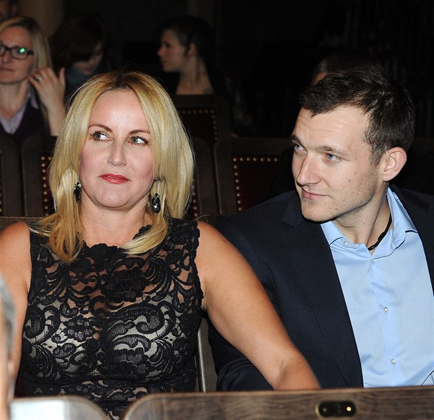 Fotogalerie: Vendula Svobodová a Josef Pizinger (31. října 2013)