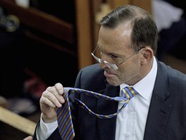 Australsk premir Tony Abbott si na nvtvu eckokatolickho chrmu v...