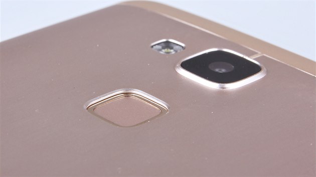 Huawei Ascend Mate7 ve zlat variant