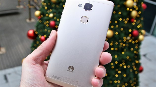 Huawei Ascend Mate7 ve zlat variant