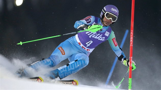 Tina Mazeov ve slalomu v Aare.