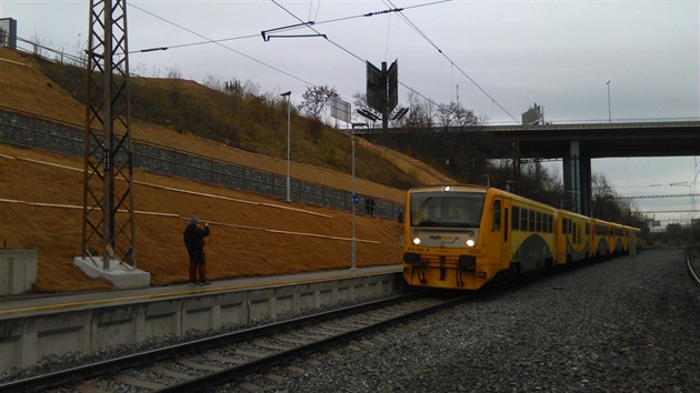 Nov vlakov zastvka Praha - Kaerov