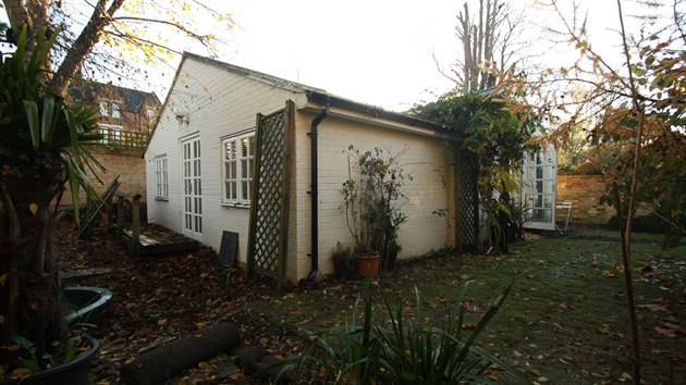 Pedraen letn domek stoj na zahrad v exkluzivn Norham Road v Oxfordu.