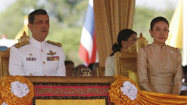 Thajsk korunn princ Vatirlongkn a princezna rasm (Bangkok, 9. kvtna 2008)