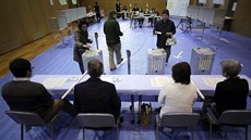 Japonské pedasné volby 2014. (14. prosince 2014)