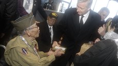Na vzpomínkovou akci v Bastogne dorazil po 70 letech i veterán Bob Izumy....