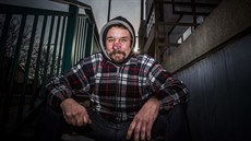 Bezdomovec Miroslav Švanda spí pod mostem a normální Vánoce mu nechybí. Svátkem... Bezdomovec Miroslav Švanda spí pod mostem a normální Vánoce mu nechybí. Svátkem...