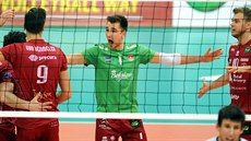 Uprostřed se raduje Dennis Deroey z celku Precura Antverpy. Uprostřed se raduje Dennis Deroey z celku Precura Antverpy.