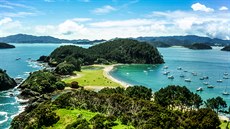 Nový Zéland, Bay of Islands (Zátoka ostrovů) Nový Zéland, Bay of Islands (Zátoka ostrovů)