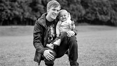 Tomáš Verner se vyfotil s malým Standou Tomáš Verner se vyfotil s malým Standou