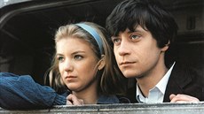 Eva Vejmělková a Pavel Kříž ve filmu Jak básníkům chutná život (1987) Eva Vejmělková a Pavel Kříž ve filmu Jak básníkům chutná život (1987)
