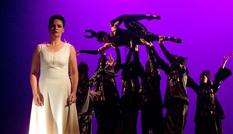 Ve svtové premiée uvedlo liberecké divadlo F. X. aldy baletní operu Legenda...