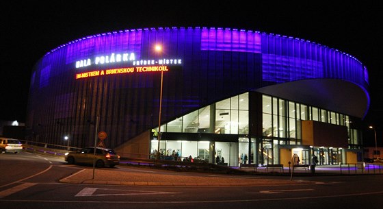 Frýdecko-místetí hokejisté hrají v nové hale Polárka.