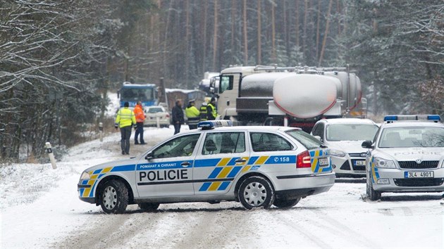 Pi dopravn nehod u Doks zahynuli dva policist.