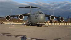 Pepravu zajioval letoun C-17 Globemaster amerického letectva.