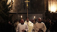 Kardinál Dominik Duka odslouil Plnoní mi svatou v praské katedrále sv....