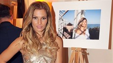 Petra Svoboda s fotografií Jaroslava Šimandla z kolekce Esence Provence Petra Svoboda s fotografií Jaroslava Šimandla z kolekce Esence Provence
