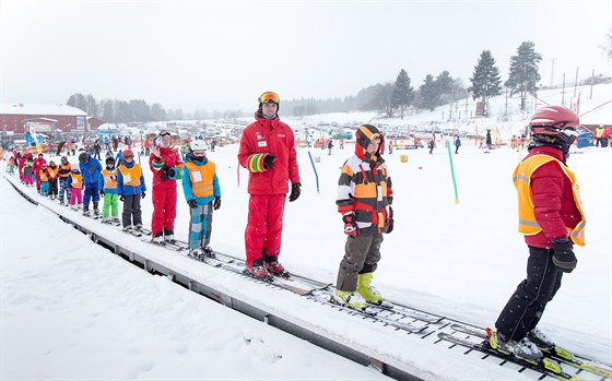 Skiareál Lipno je v obleení lya.