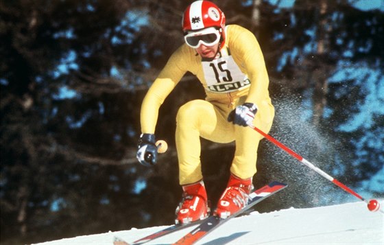Franz Klammer pi svém ivotním sjezdu na olympijských hrách v Innsbrucku 1976.
