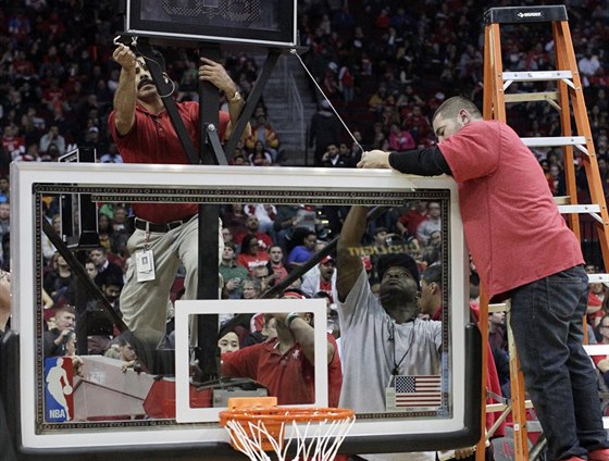 Kvli kivé obrouce se v Houstonu bhem utkání tamních Rockets s Washingtonem...