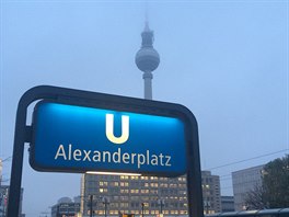 Na Alexanderplatz se dostanete pohodln metrem, vlakem, tramvaj i autobusem....