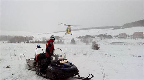 Horská sluba pevezla zrannou snowboardistku k hotelu Nástup, odtud ji do...