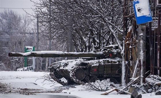 Tank proruských separatist nedaleko donckého letit (6. ledna 2015)