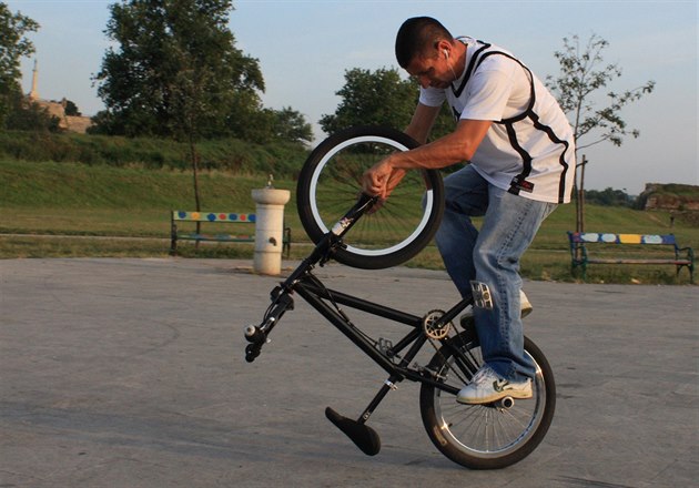 S BMX kolem se dají dlat rzné triky.